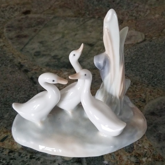 NAO by Lladro Porcelain Ducks Statue - Picture 2 of 7